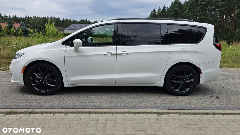 Chrysler Pacifica - 3