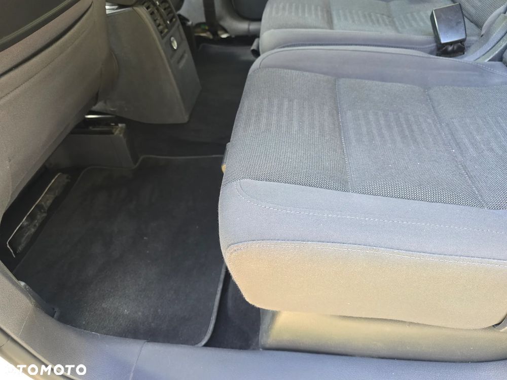 Volkswagen Touran - 21