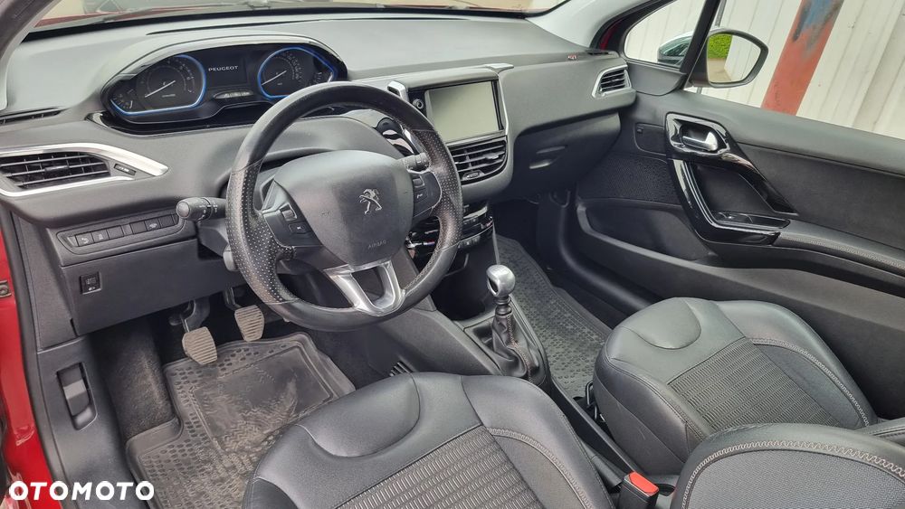 Peugeot 208 1.6 THP Allure - 10