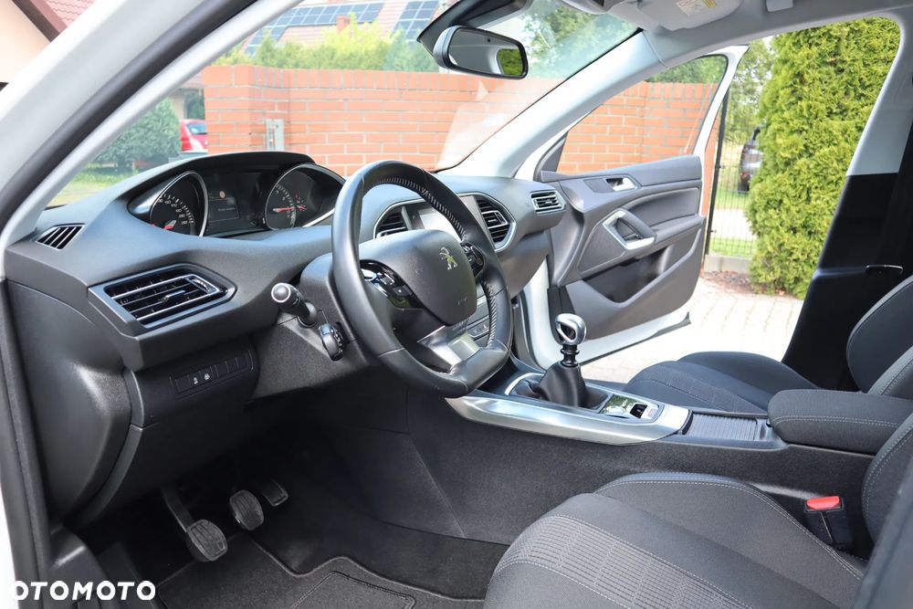 Peugeot 308 PureTech 130 Stop & Start Allure - 10
