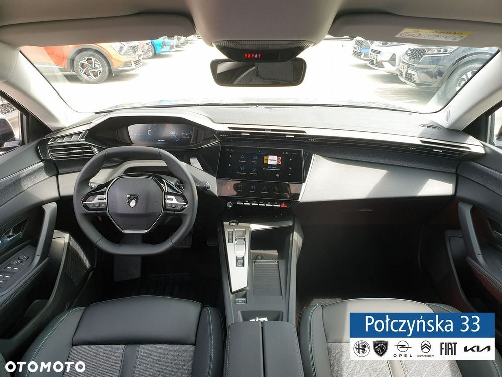 Peugeot 408 - 23