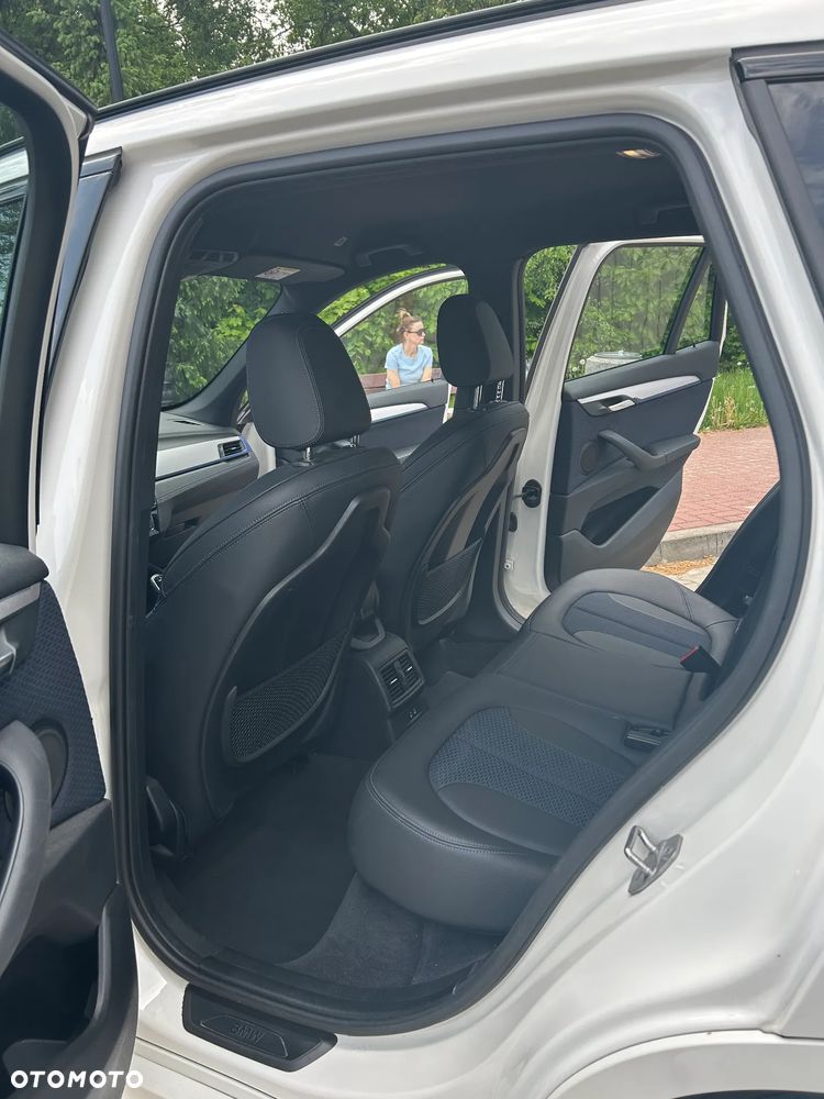 BMW X1 sDrive18i - 12