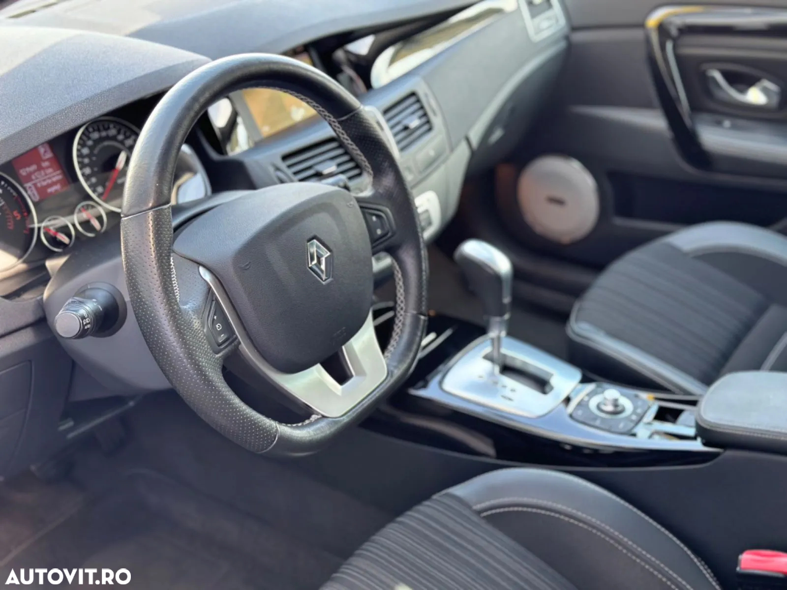 Renault Laguna Grandtour dCi 110 FAP EDC Bose Edition - 8