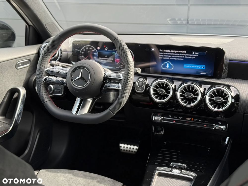 Mercedes-Benz Klasa A 200 AMG Line 7G-DCT - 10