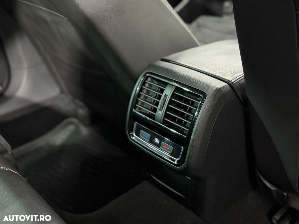 Volkswagen Passat 2.0 TDI DSG Highline - 19