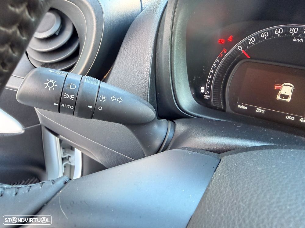 Toyota Aygo x-play - 19