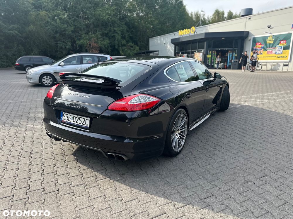 Porsche Panamera 4S - 4