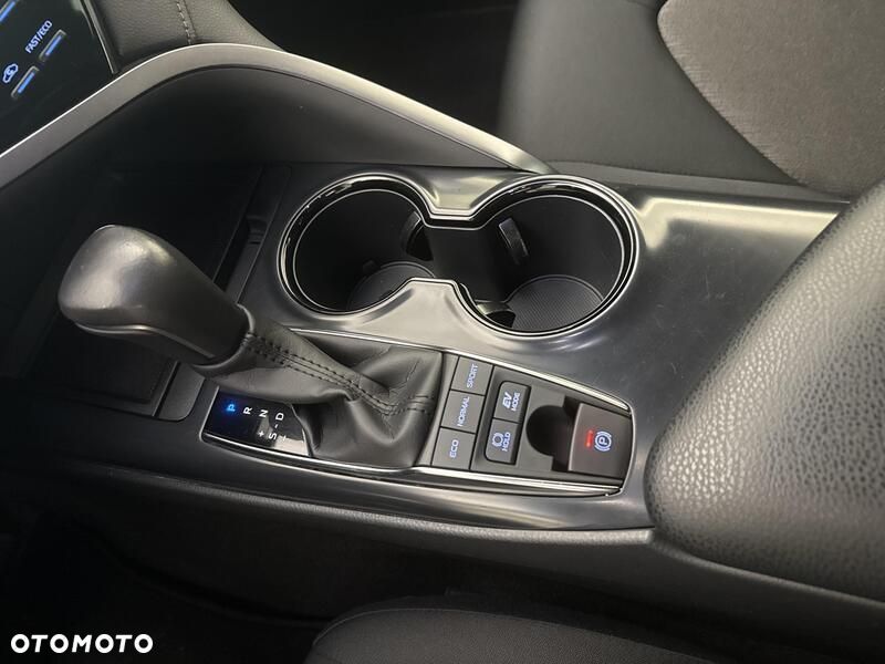 Toyota Camry 2.5 Hybrid Comfort CVT - 18