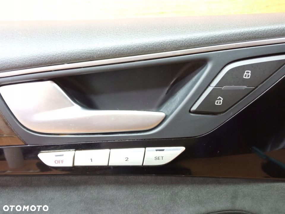 BOCZEK DRZWI LEWY PRZEDNI AUDI A8 D4 - 2