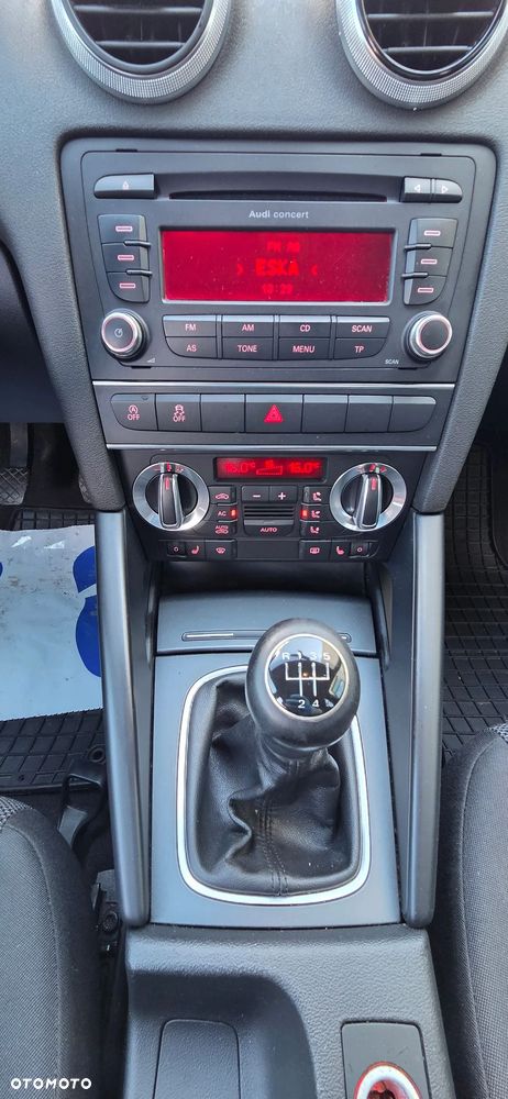 Audi A3 Sportback 1.6 TDI DPF S line Sportpaket - 7