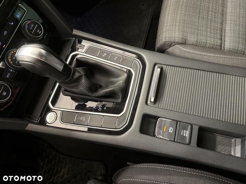 Volkswagen Passat 2.0 TSI Business DSG - 18