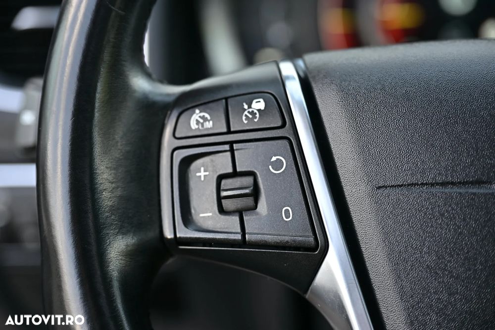 Volvo S60 - 25