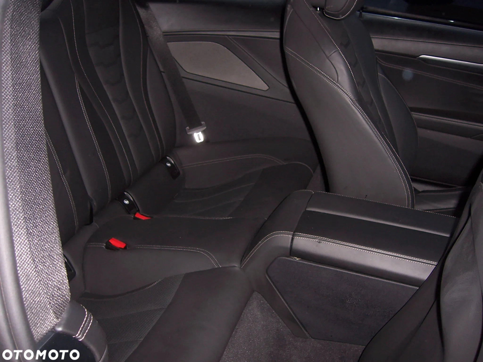 BMW Seria 8 - 15