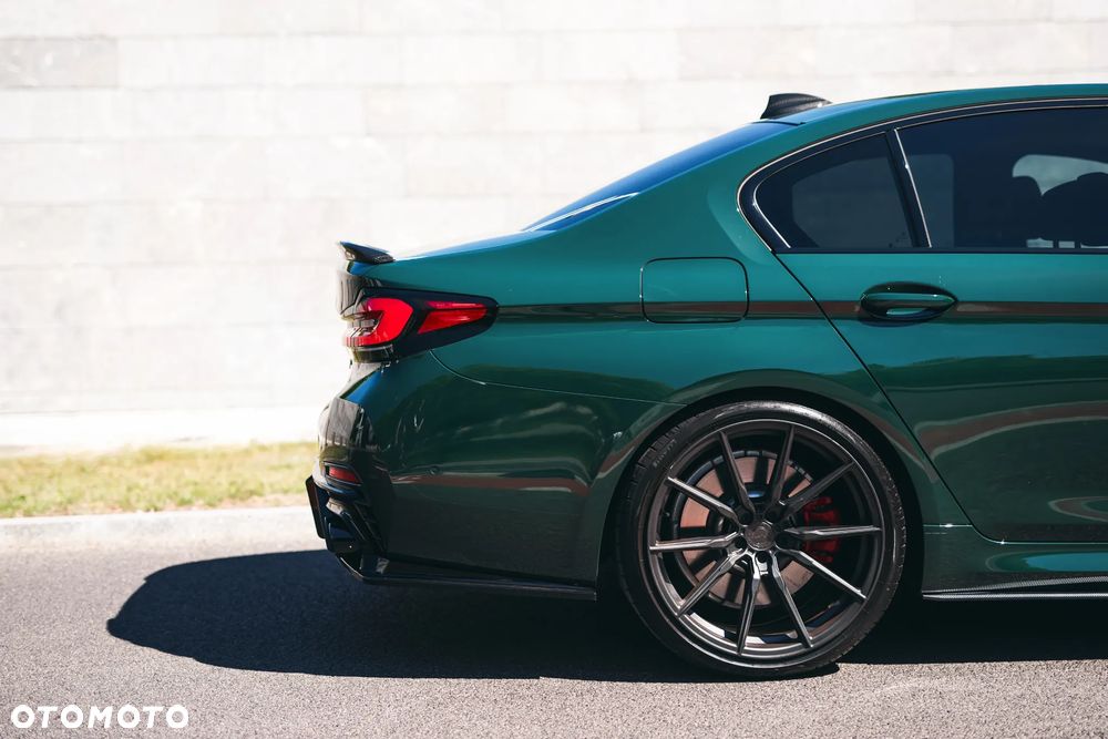 BMW Seria 5 M550i xDrive sport - 11