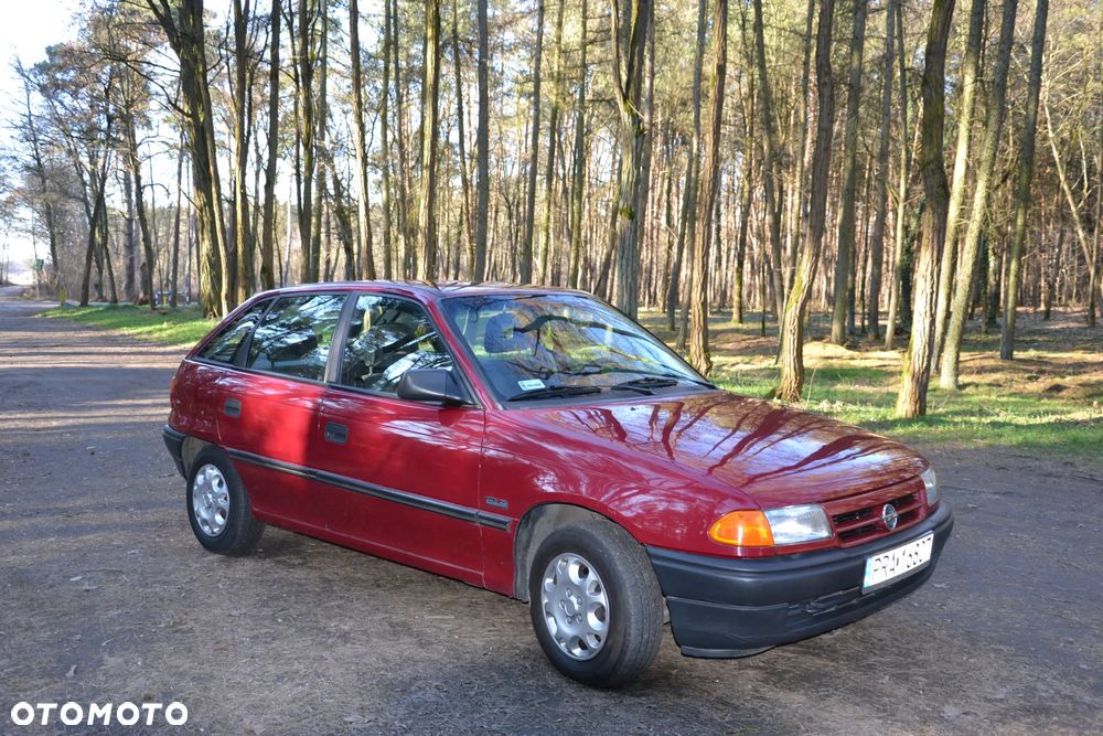 Opel Astra 1.6 GLS - 3
