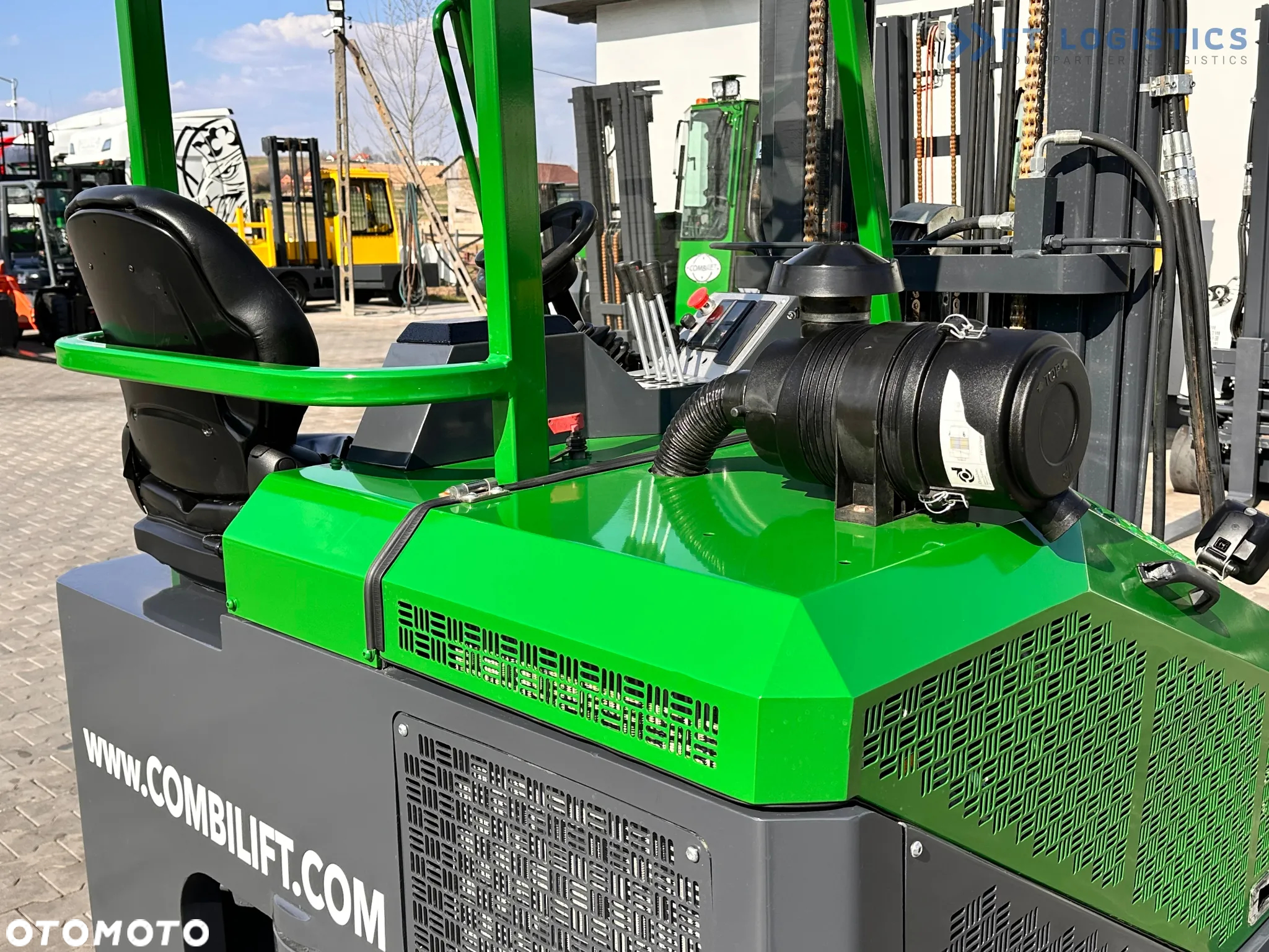 Combilift CB2500 / DIESEL / TRIPLEX / 5500MM / WOLNY SKOK / PRZESUW WIDEŁ / POZYCJONER / JAK NOWY - 37