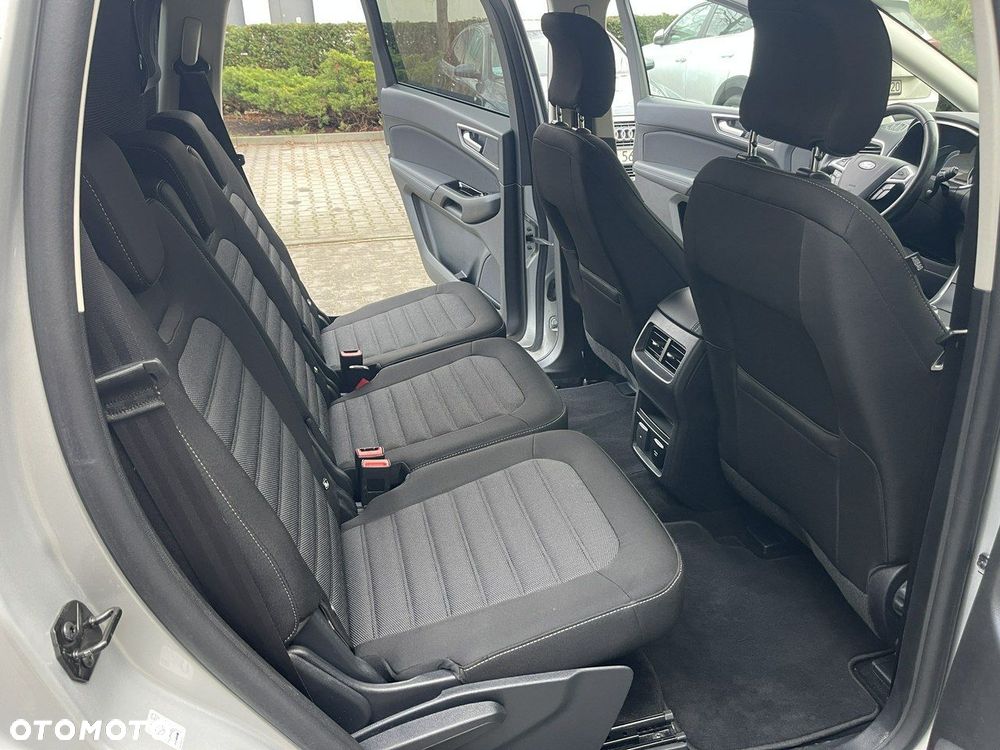 Ford S-Max - 38