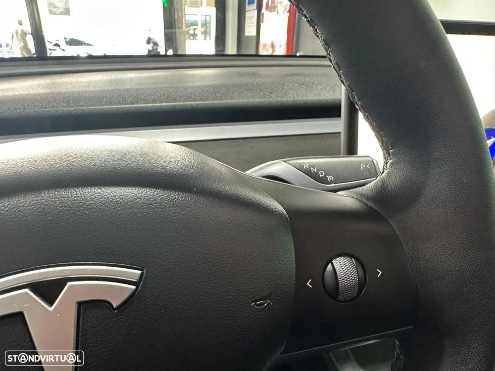 Tesla Model Y Long Range Dual Motor AWD - 42
