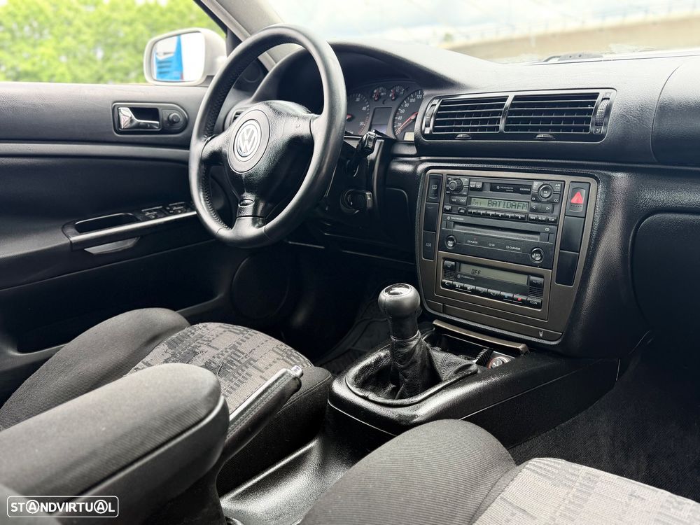 VW Passat 1.9 TDi Trendline - 12