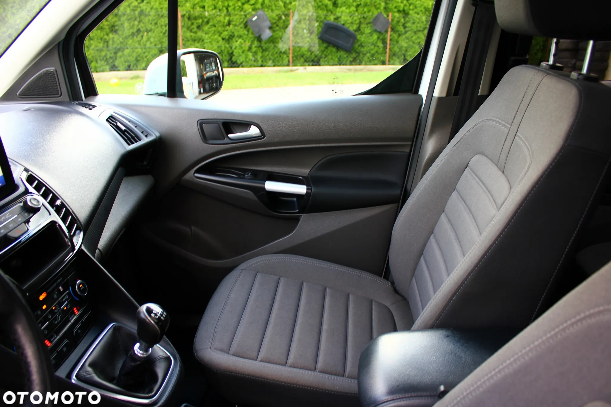 Ford Tourneo Connect 1.5 EcoBlue Titanium - 32