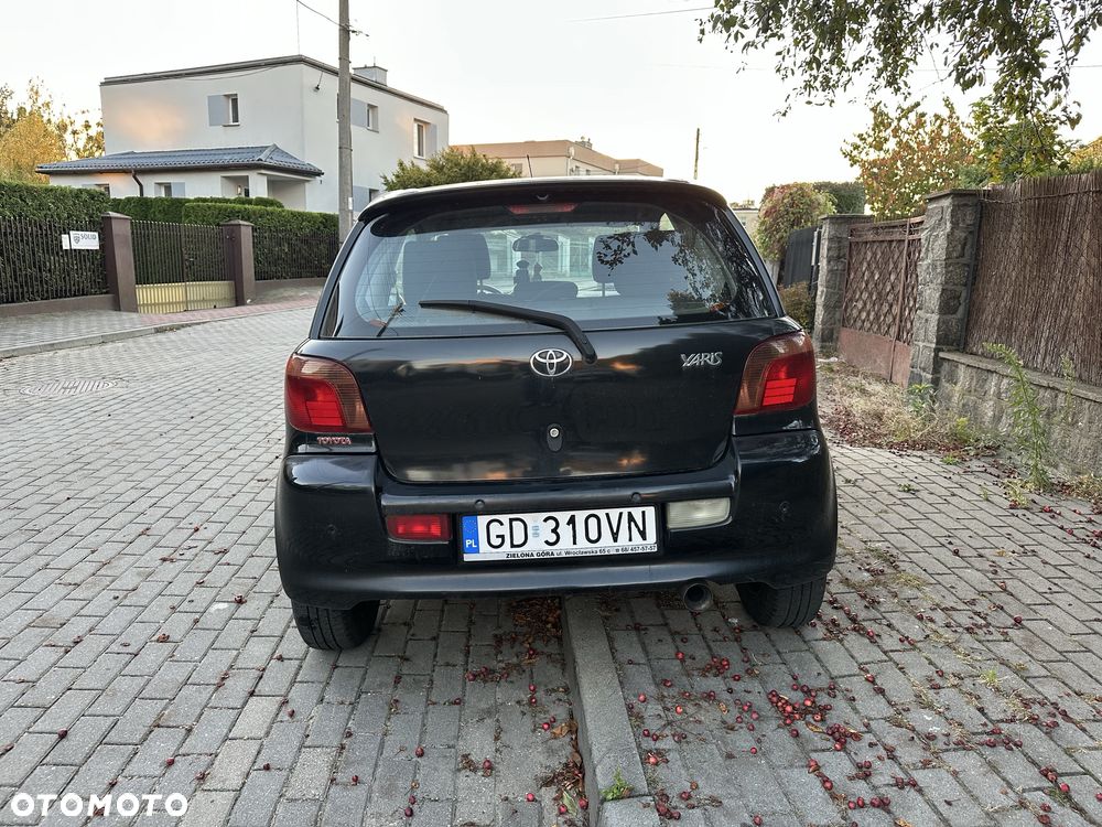 Toyota Yaris 2001 photo 3