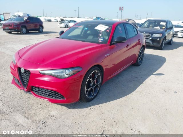 Alfa Romeo Giulia 2.0 Turbo 16V AT8-Q4 Veloce Ti - 3
