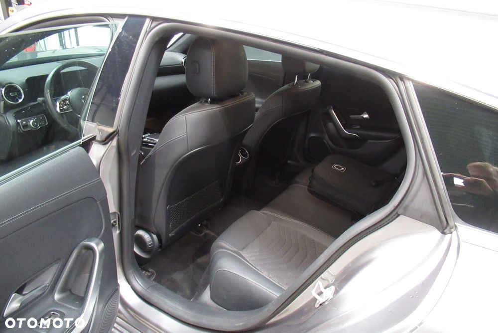 Mercedes-Benz CLA 250 e 8G-DCT Special Edition - 11