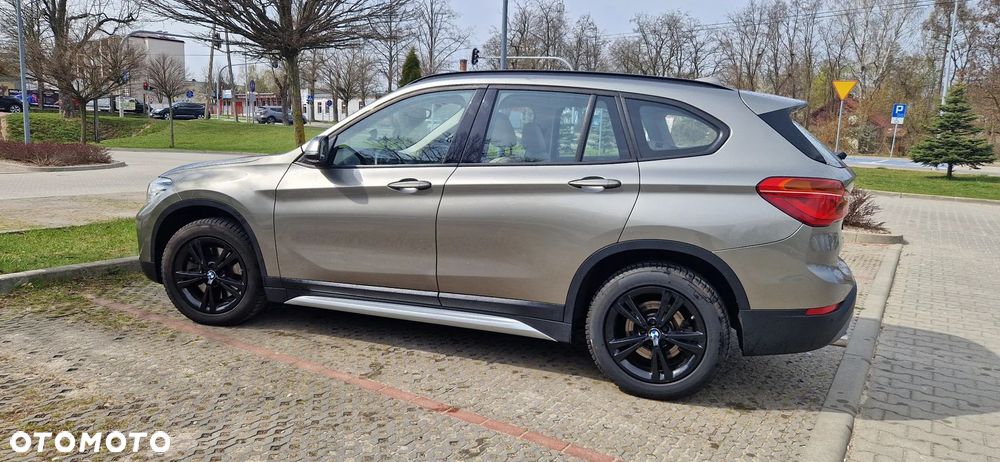 BMW X1 xDrive25d xLine sport - 11