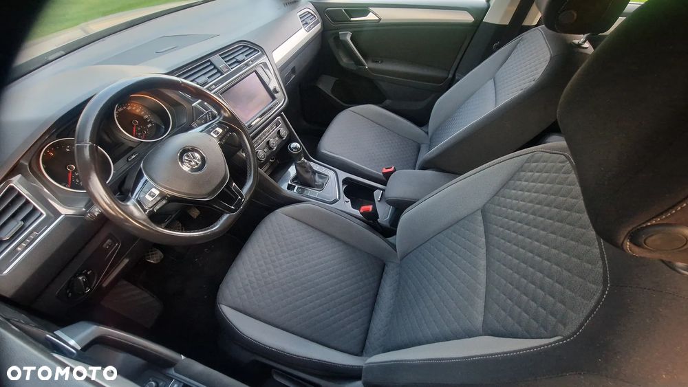Volkswagen Tiguan - 22