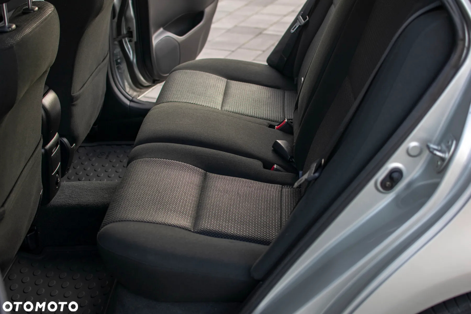 Toyota Avensis - 5
