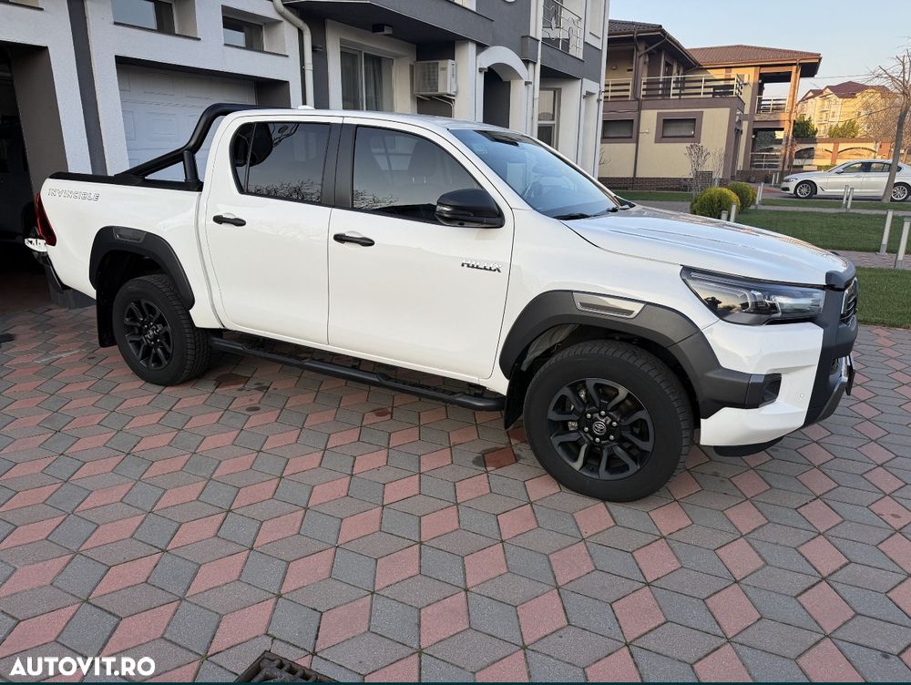 Toyota Hilux 2.8D 204CP 4x4 Double Cab AT Invincible - 4