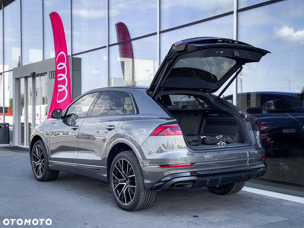 Audi Q8 - 8