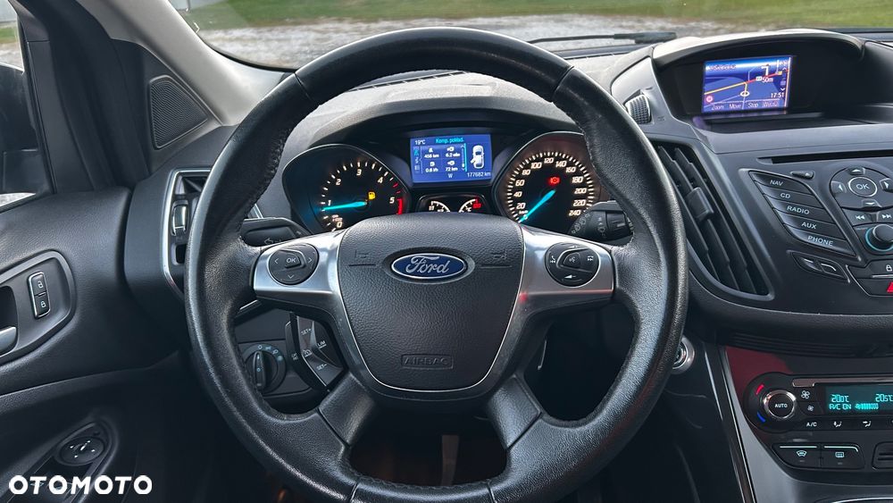 Ford Kuga - 12