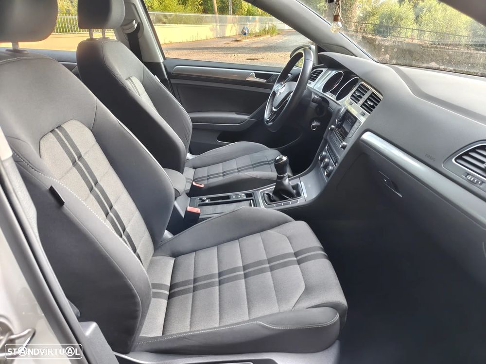 VW Golf 1.6 TDi DPF BlueMotion - 5