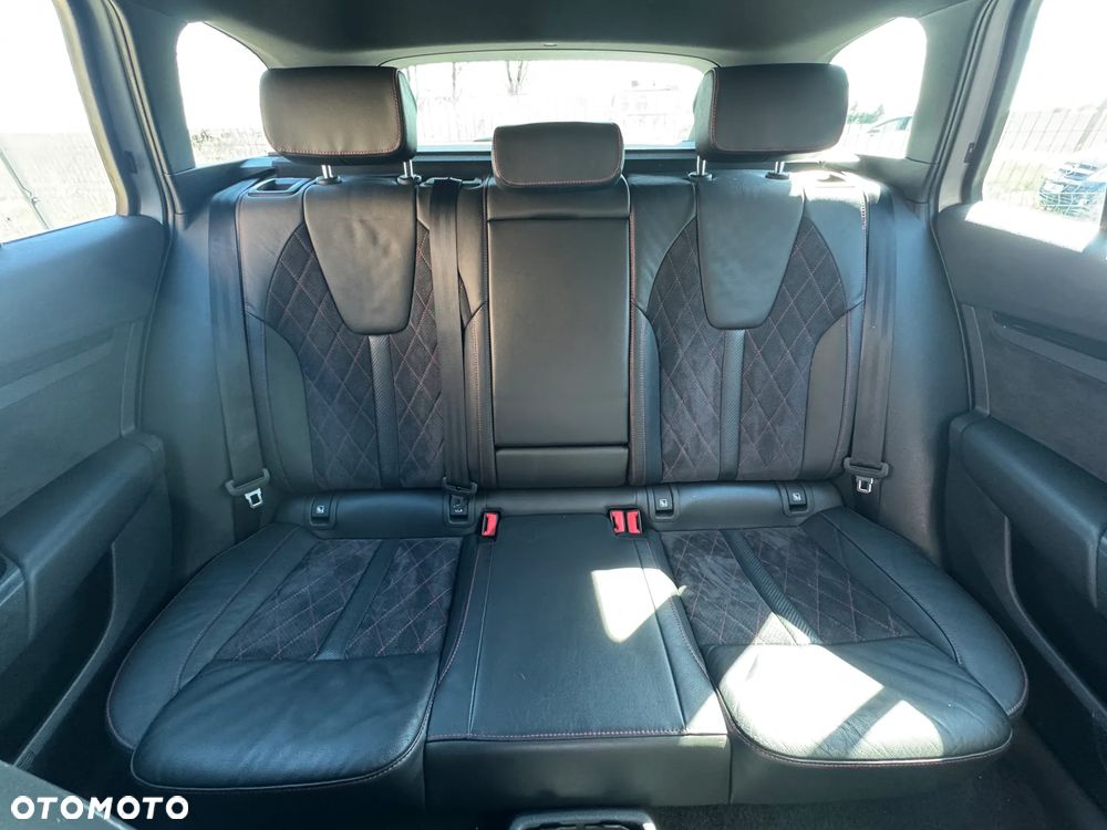 Skoda Octavia 2.0 TDI RS DSG - 23