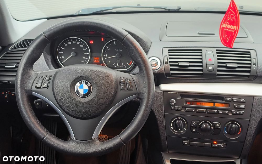 BMW Seria 1 2011 photo 3