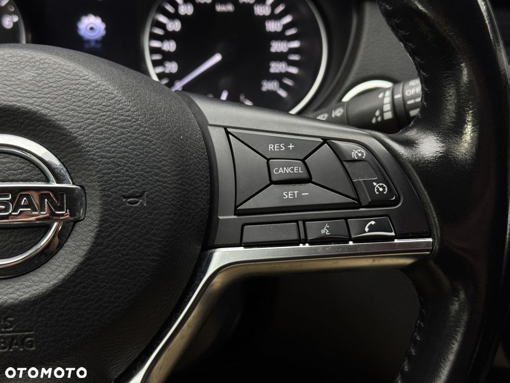 Nissan Qashqai 1.3 DIG-T N-Connecta - 25