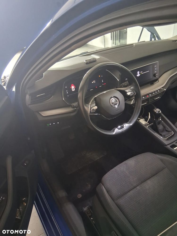 Skoda Octavia 1.5 TSI ACT Active - 5