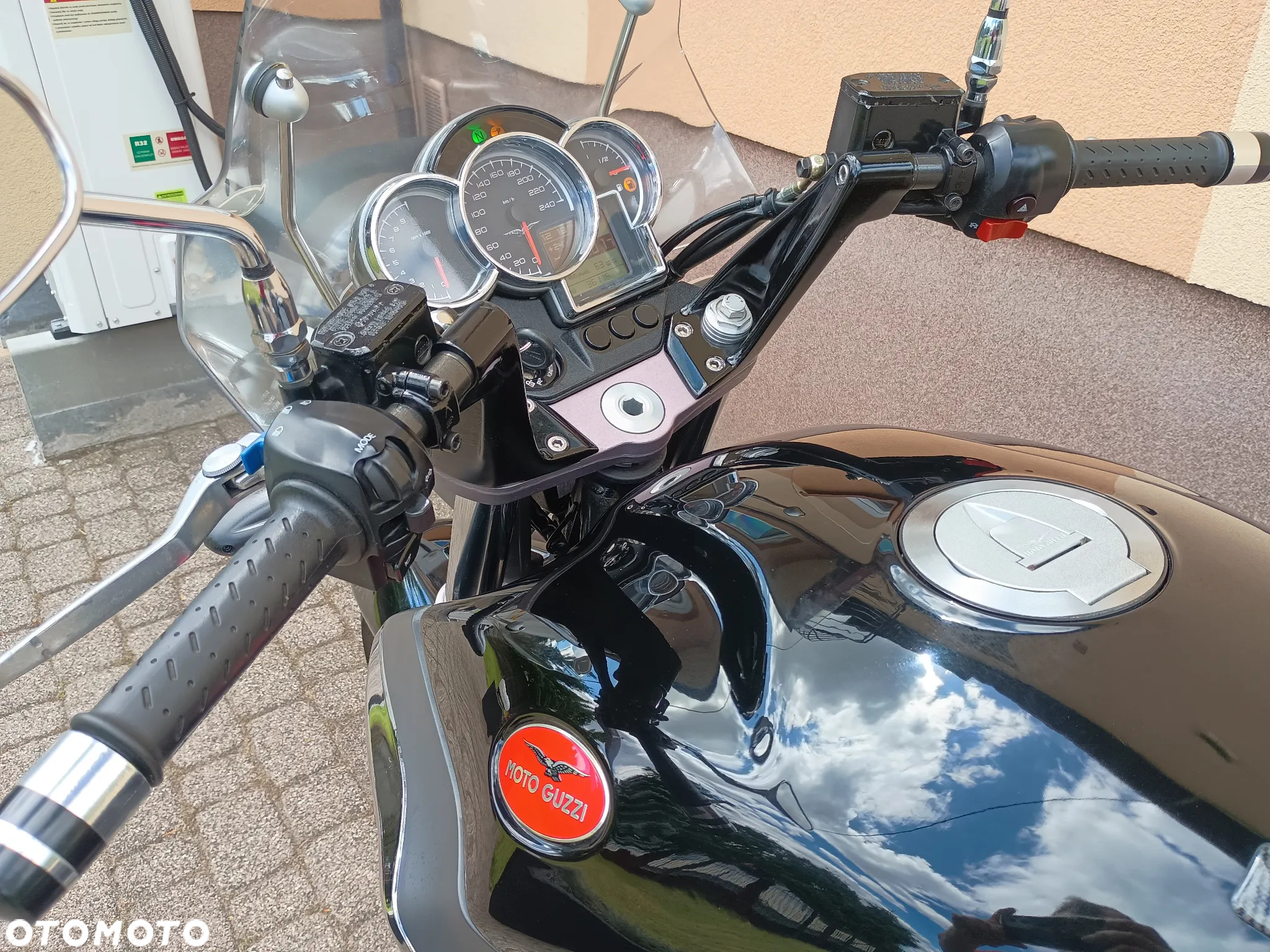 Moto Guzzi Breva - 12