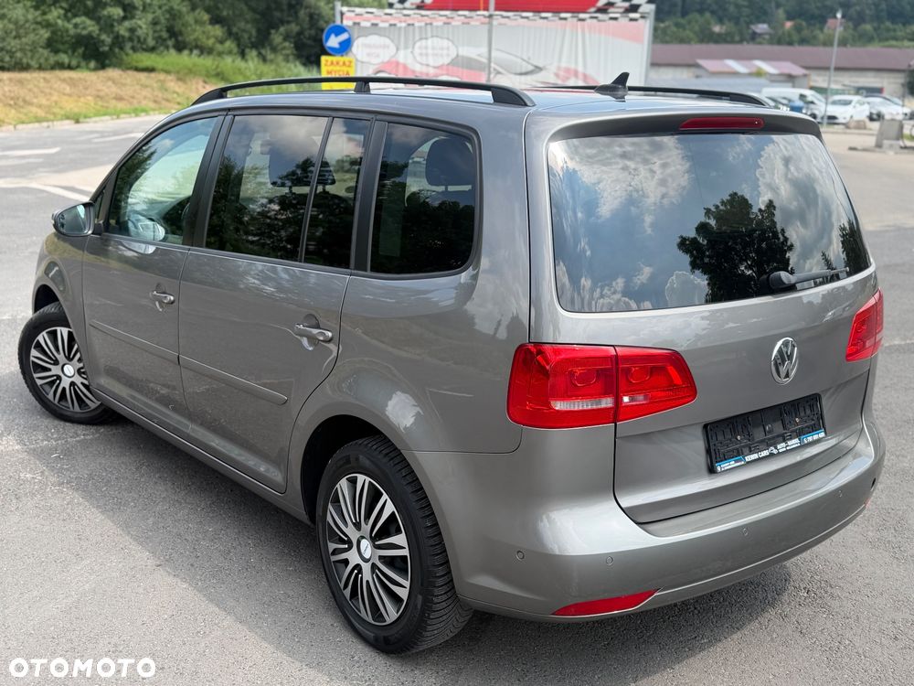 Volkswagen Touran 1.6 TDI DPF BlueMotion Technology Comfortline - 4