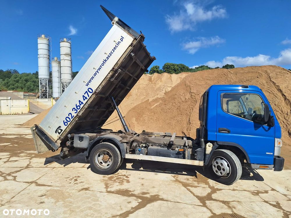 Mitsubishi FUSO CANTER - 9