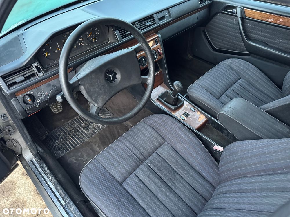 Mercedes-Benz W124 (1984-1993) - 14