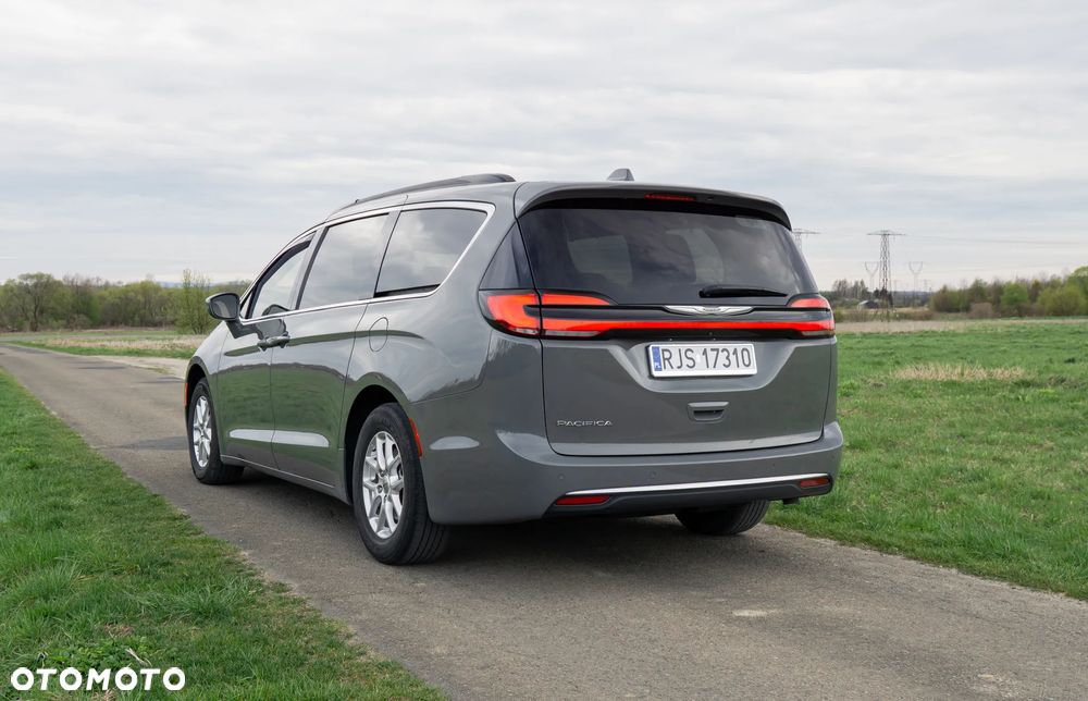 Chrysler Pacifica - 7