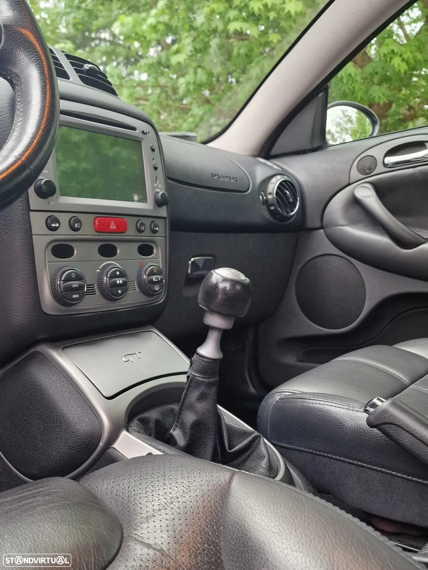 Alfa Romeo GT 1.9 JTD M-JET - 30