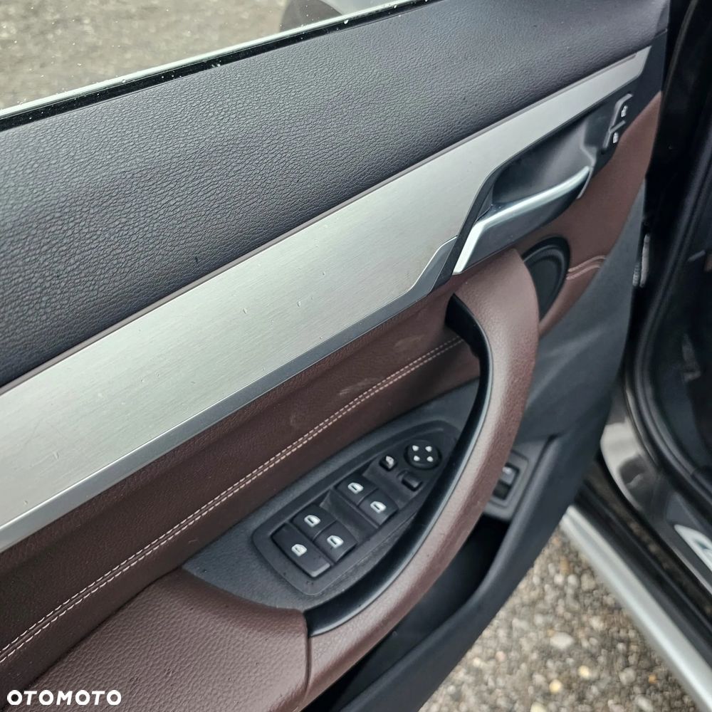 BMW X1 xDrive20i Sport Line - 15