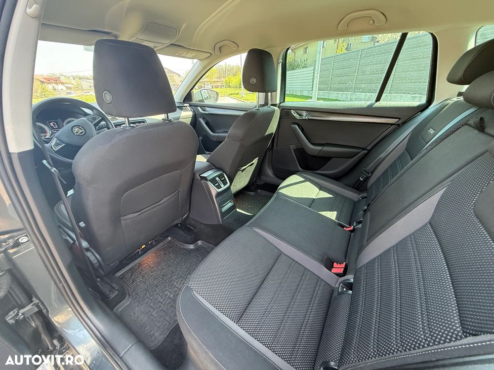 Skoda Octavia 2.0 TDI DSG 4X4 Scout - 9