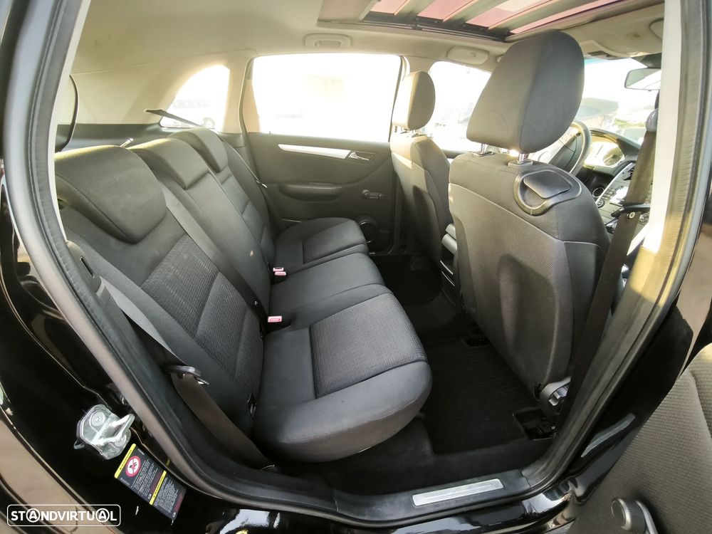 Mercedes-Benz B 180 CDI — fotografia 9