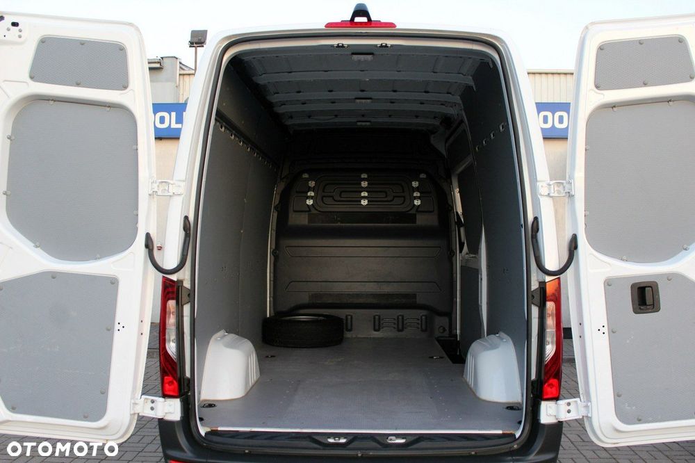 Mercedes-Benz Sprinter - 7