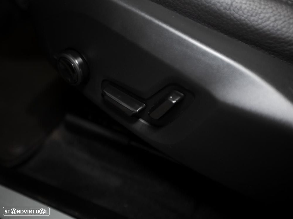 Volvo XC 60 2.0 T6 PHEV Inscription Expression AWD - 17