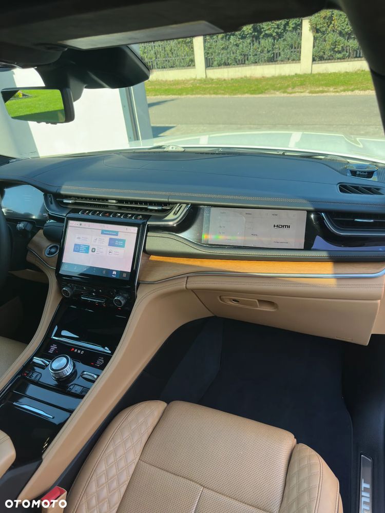 Jeep Grand Cherokee - 10